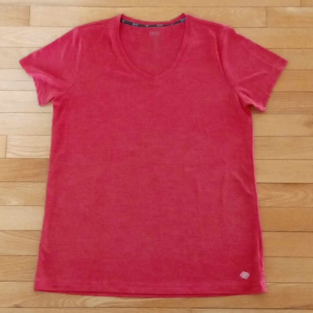 Coral  NWOT Large Zelos Short Sleeve V Neck Top Perfect Condition
